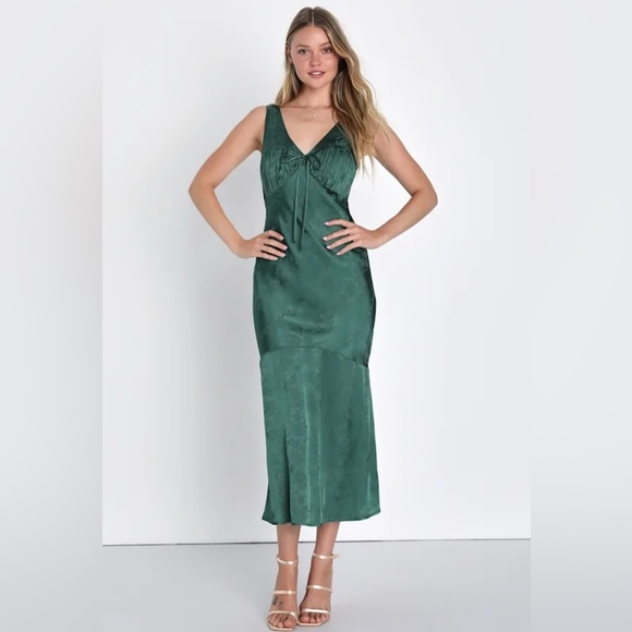 Lulus Dresses & Skirts - Lulus Exceptional Ideal Emerald Green Satin Jacquard Midi Dress